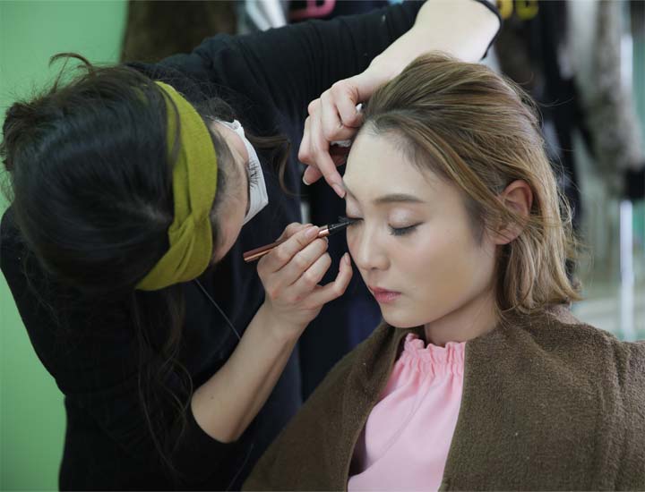 《成人式当日》今流行り、個性的なヘアメイクもお任せください！