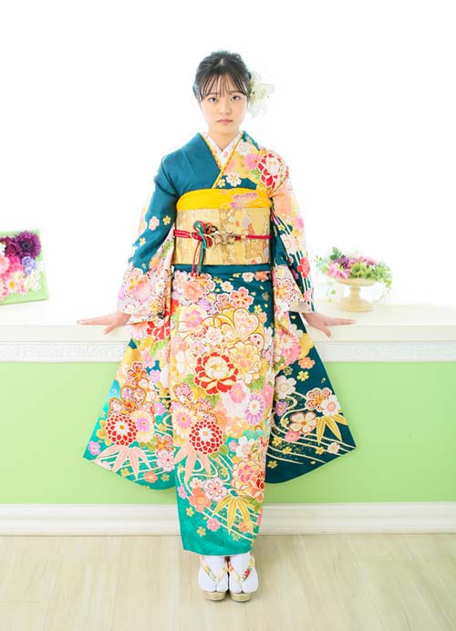 振袖を着た女性の写真その01