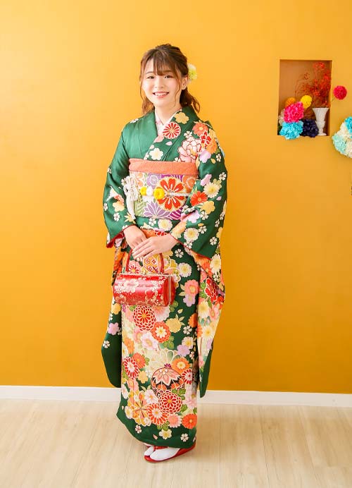 振袖を着た女性の写真その02