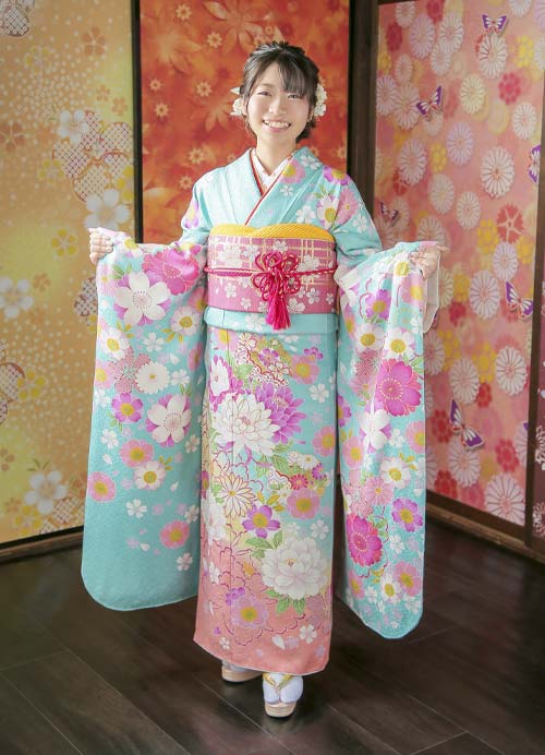 振袖を着た女性の写真その03